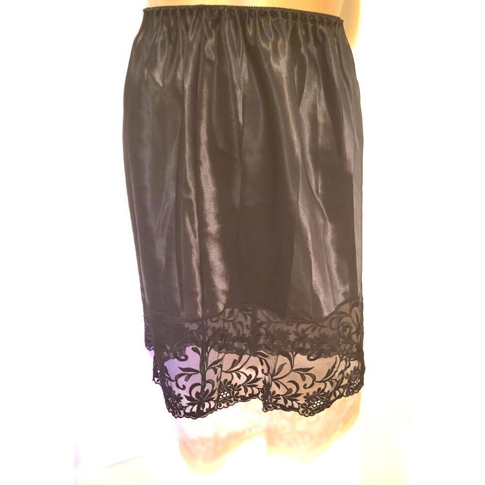 Lindsey Roscoe for Farr West Black Slip with Lace Edging Sz S
